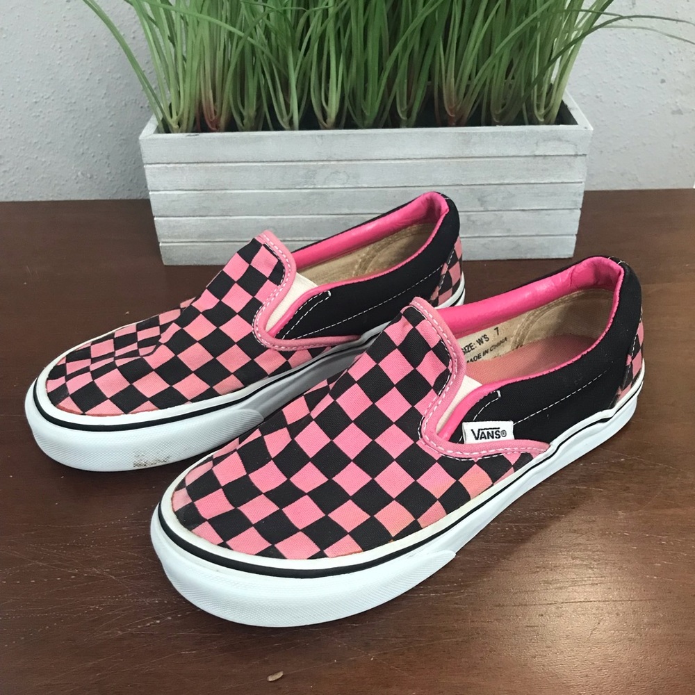 VANS | Classic Checkerboard Slip-On | Women’s | Pink, Black | Size 7 |